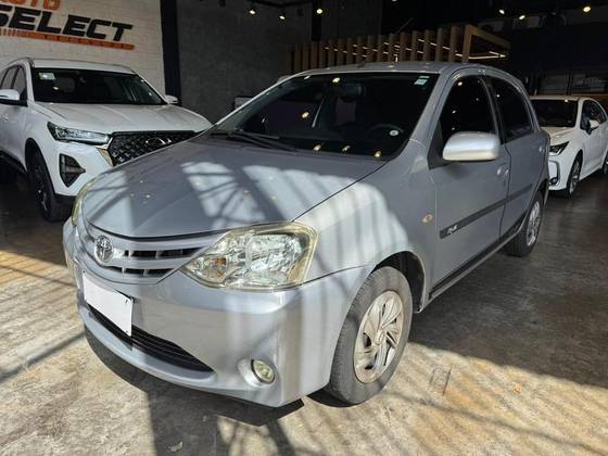 TOYOTA ETIOS 1.3 XS 16V FLEX 4P MANUAL TOYOTA ETIOS 1.3 XS 16V FLEX 4P MANUAL